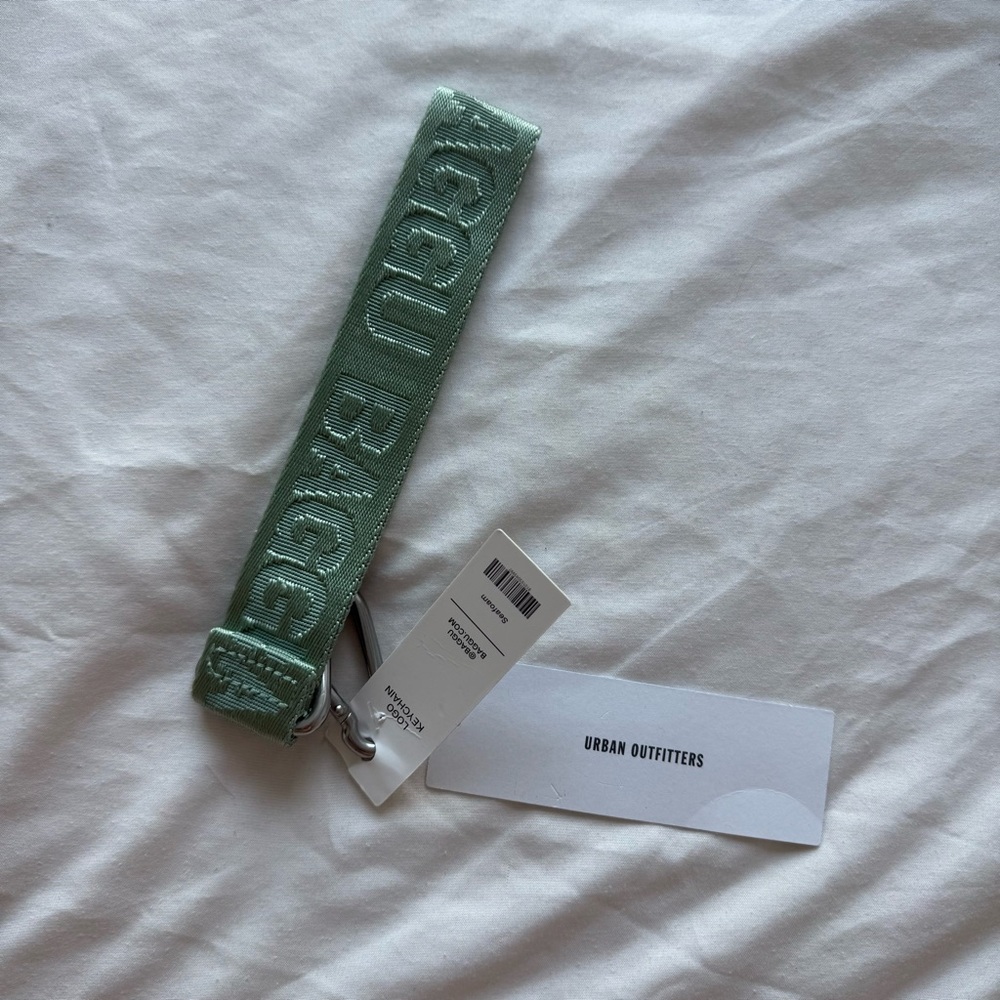 Baggu keychain seafoam